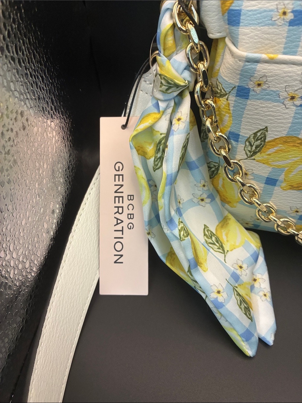 🎉🎉🎉BCBGeneration Light Blue and Yellow Lemon-Print Crossbody Bag - Picture 2 of 9